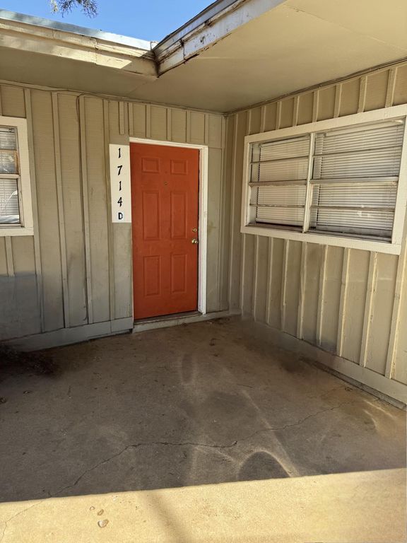 1714 Elkhart Avenue, B, Lubbock, TX 79416