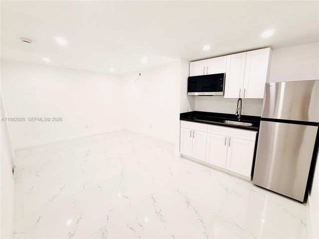 3354 NW 50th St 4, Miami, FL 33142