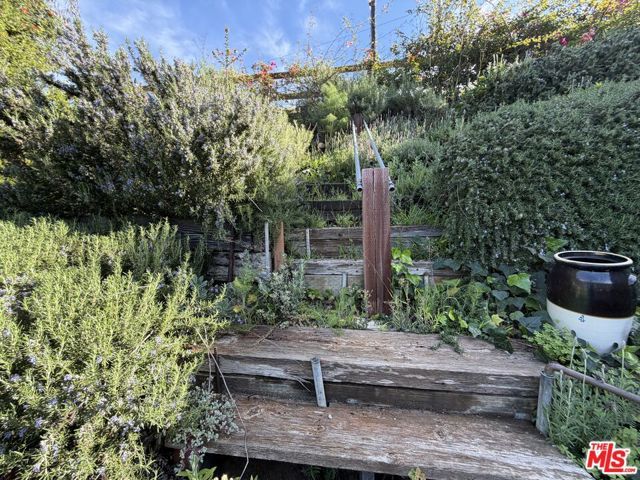 439 Mesa Road, Santa Monica, CA 90402