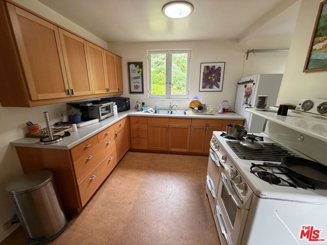 439 Mesa Road, Santa Monica, CA 90402