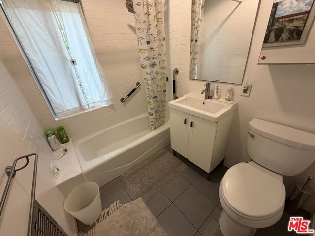 439 Mesa Road, Santa Monica, CA 90402