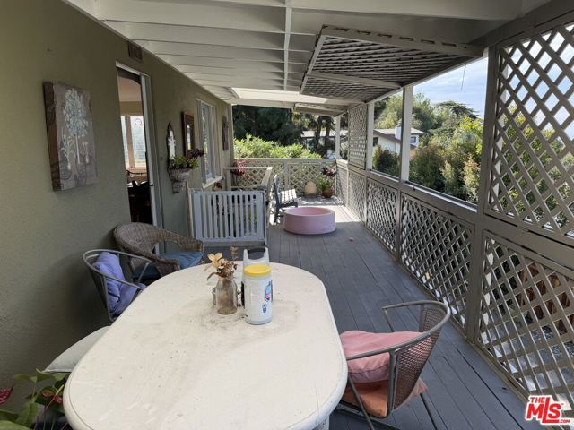 439 Mesa Road, Santa Monica, CA 90402