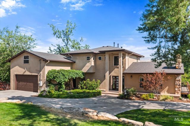 2919 N Tweed Ct, Boise, ID 83702