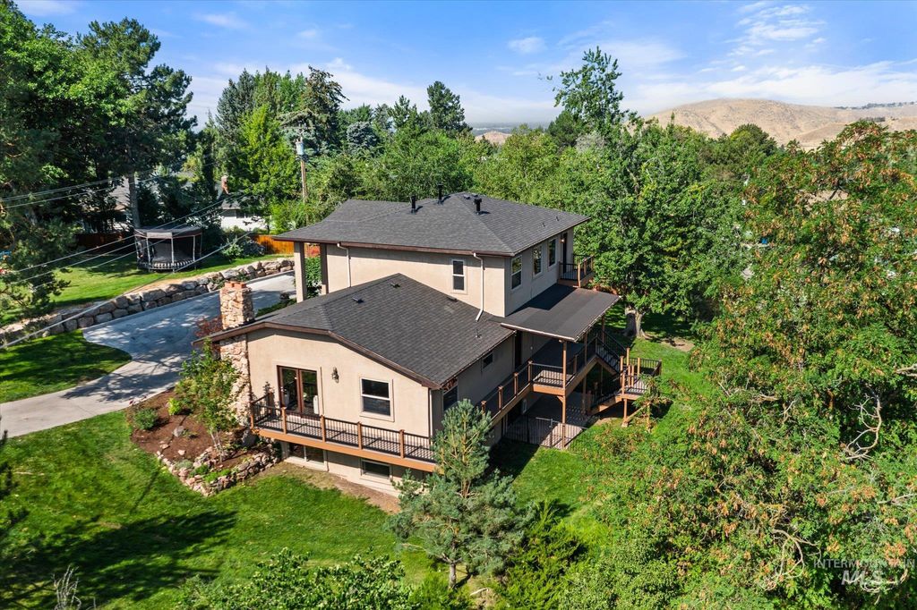 2919 N Tweed Ct, Boise, ID 83702 photo 3