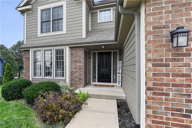 11008 N Farley Avenue, Kansas City, MO 64157