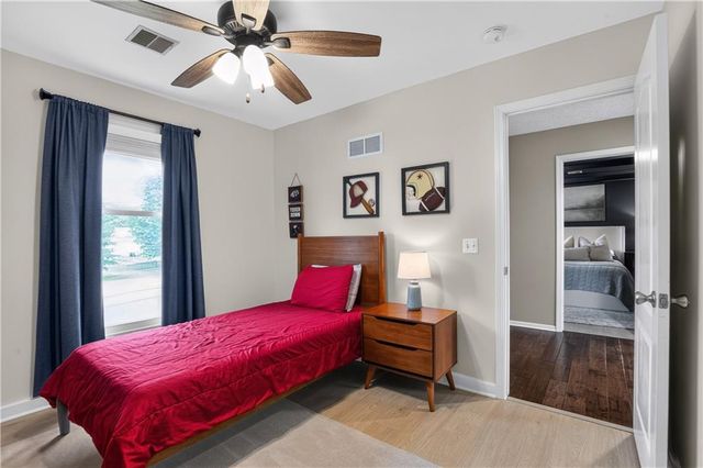 11008 N Farley Avenue, Kansas City, MO 64157