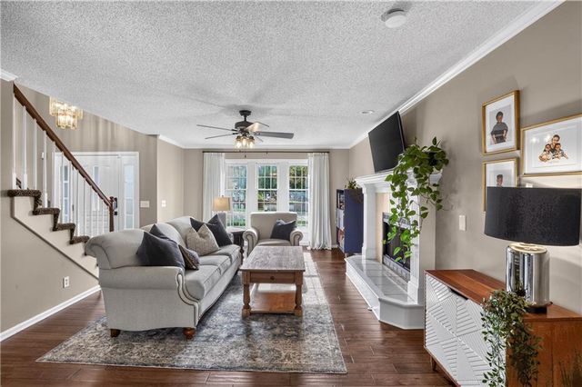 11008 N Farley Avenue, Kansas City, MO 64157