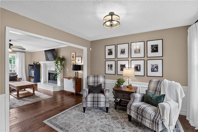 11008 N Farley Avenue, Kansas City, MO 64157