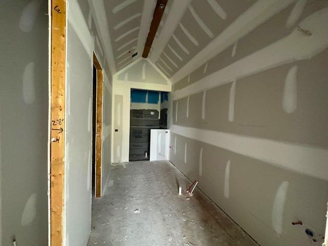 13751 Pembroke Lane, Leawood, KS 66224