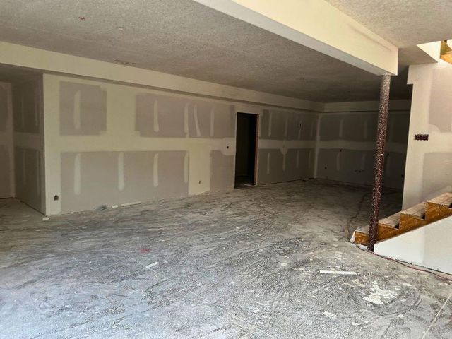 13751 Pembroke Lane, Leawood, KS 66224