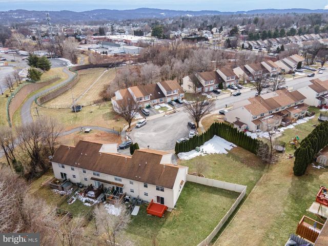 2627 TAMLYNN CT, Easton, PA 18045