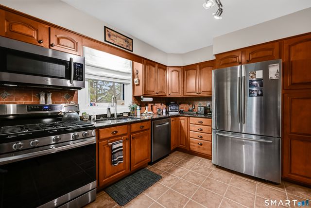 63 Byron Drive 63, Avon, CT 06001