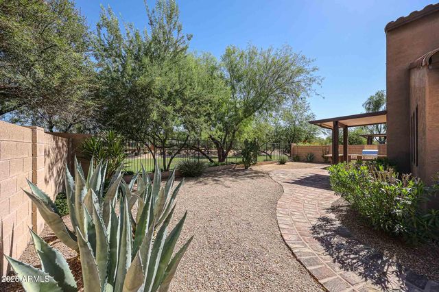 2390 W JAKE Haven, Phoenix, AZ 85085