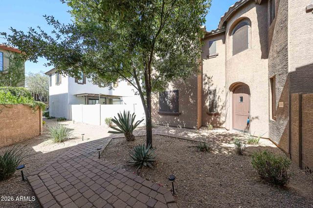 2390 W JAKE Haven, Phoenix, AZ 85085