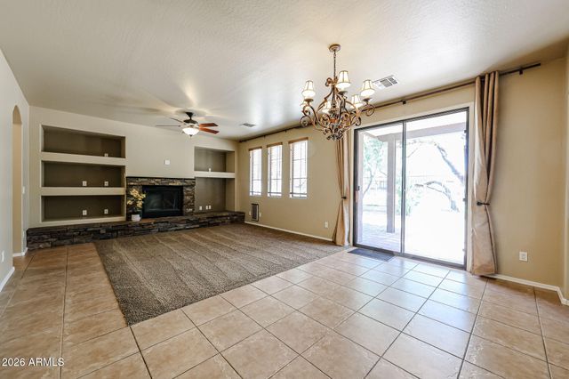 2390 W JAKE Haven, Phoenix, AZ 85085