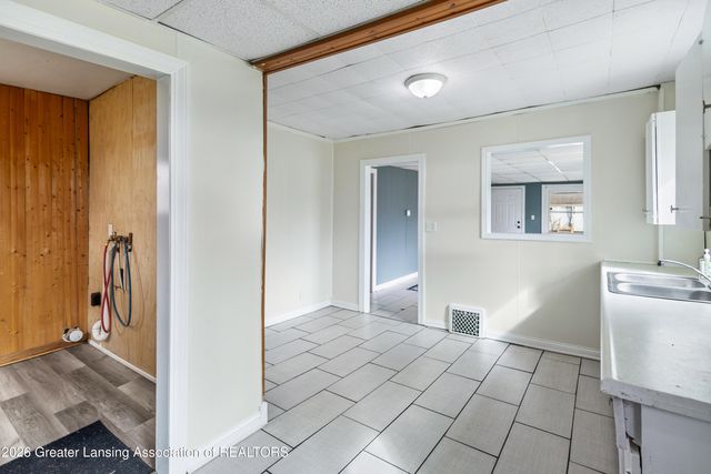 622 S Foster Avenue, Lansing, MI 48912