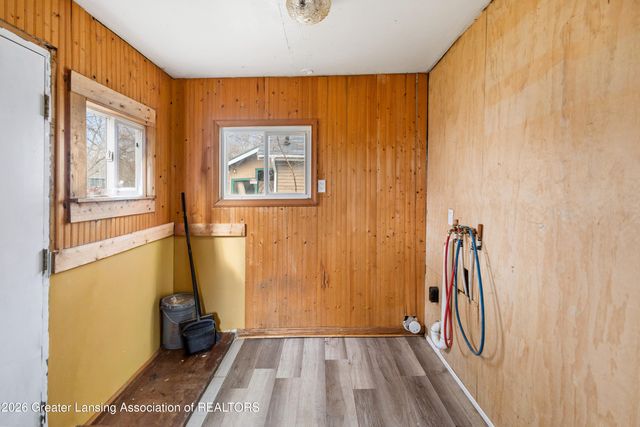 622 S Foster Avenue, Lansing, MI 48912