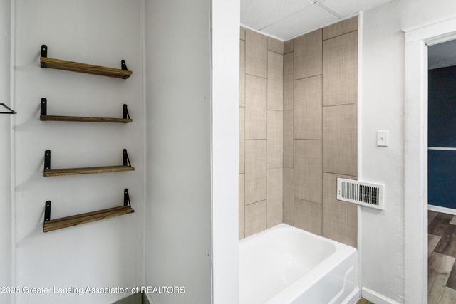 622 S Foster Avenue, Lansing, MI 48912