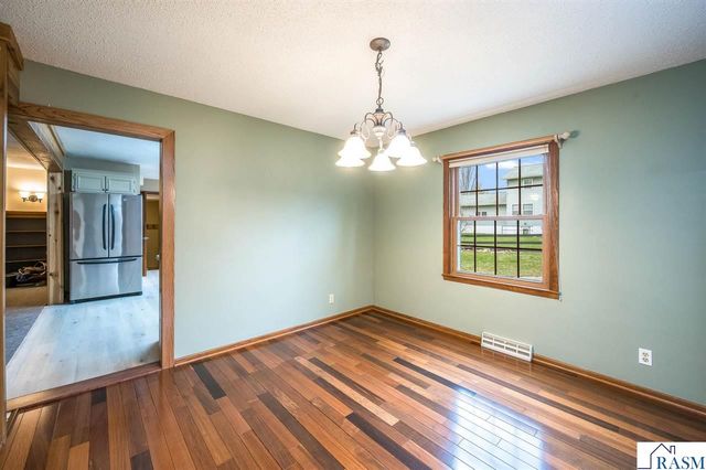 328 S Redwood Drive, Mankato, MN 56001