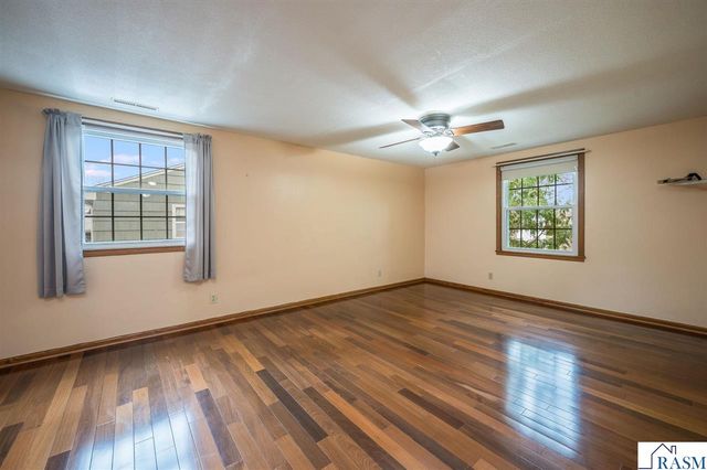 328 S Redwood Drive, Mankato, MN 56001