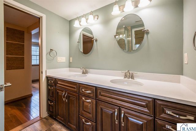 328 S Redwood Drive, Mankato, MN 56001