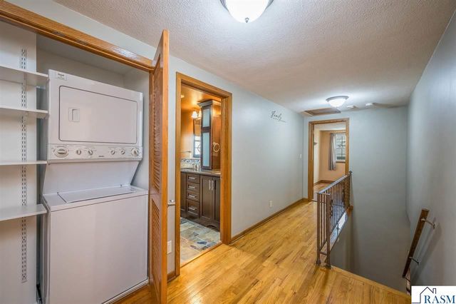 328 S Redwood Drive, Mankato, MN 56001