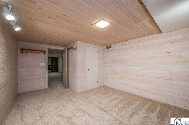 328 S Redwood Drive, Mankato, MN 56001