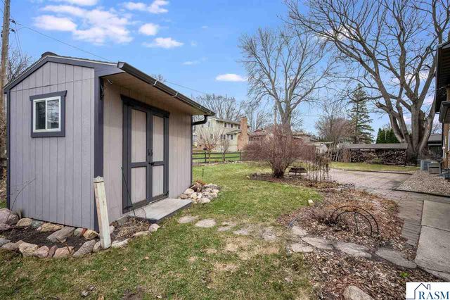 328 S Redwood Drive, Mankato, MN 56001