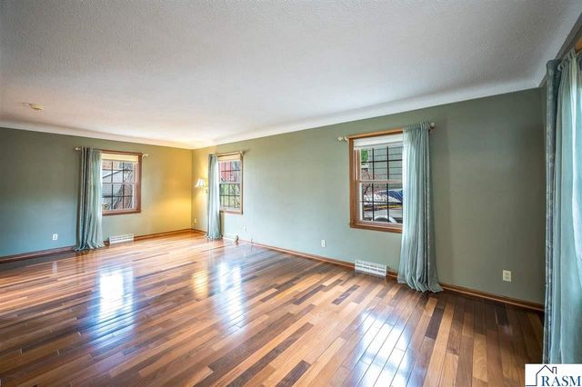 328 S Redwood Drive, Mankato, MN 56001