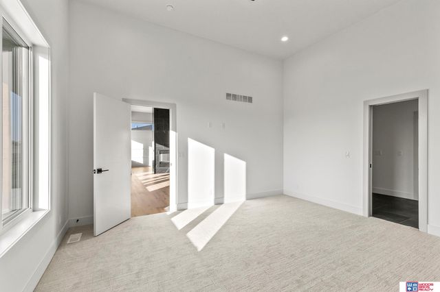 3520 Tree Line Drive, Lincoln, NE 68516