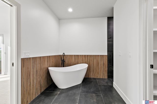 3520 Tree Line Drive, Lincoln, NE 68516