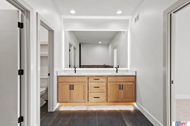 3520 Tree Line Drive, Lincoln, NE 68516