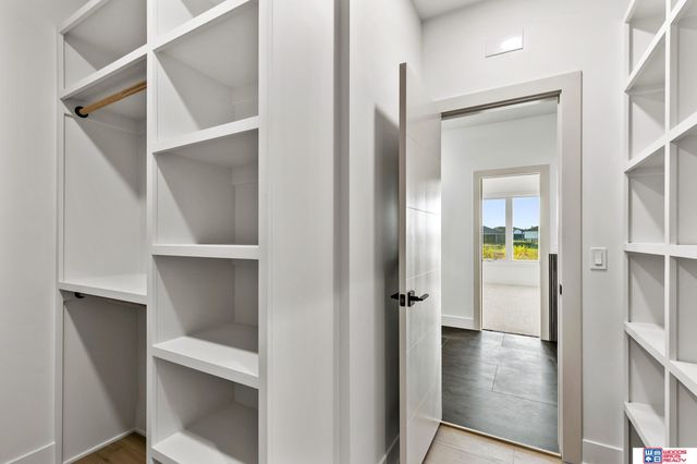 3520 Tree Line Drive, Lincoln, NE 68516