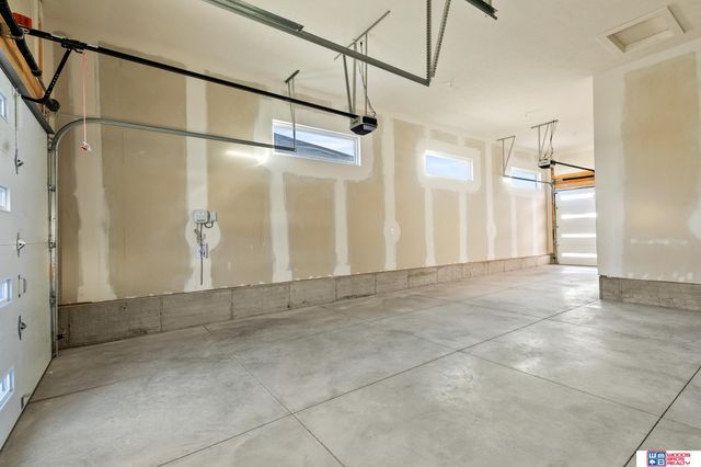 3520 Tree Line Drive, Lincoln, NE 68516