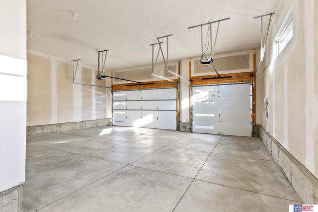 3520 Tree Line Drive, Lincoln, NE 68516