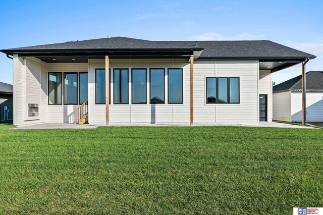 3520 Tree Line Drive, Lincoln, NE 68516