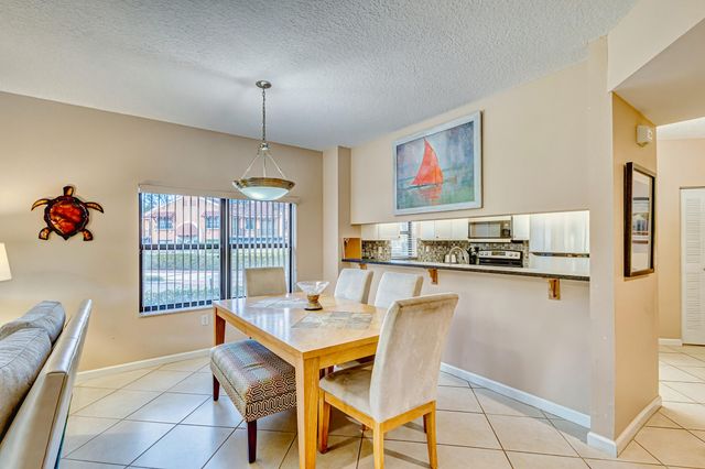 200 Uno Lago Drive 105, Juno Beach, FL 33408