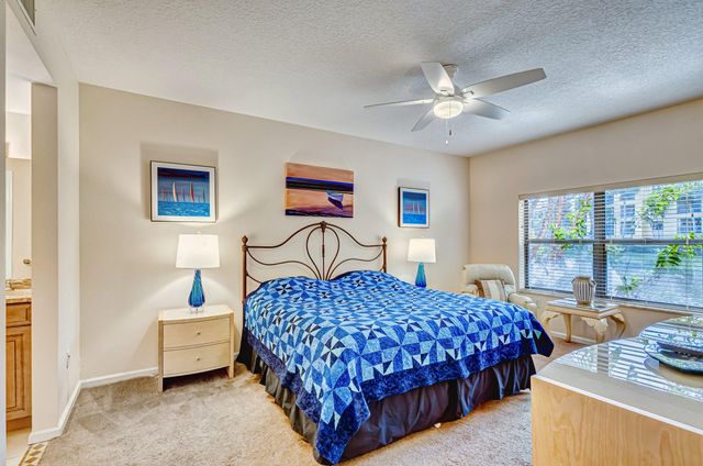 200 Uno Lago Drive 105, Juno Beach, FL 33408