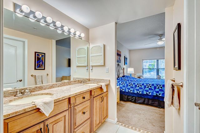 200 Uno Lago Drive 105, Juno Beach, FL 33408