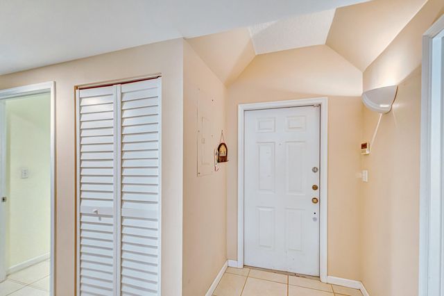 200 Uno Lago Drive 105, Juno Beach, FL 33408