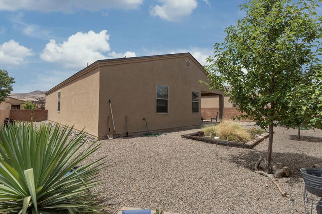 1781 Camino Rustica SW, Los Lunas, NM 87031