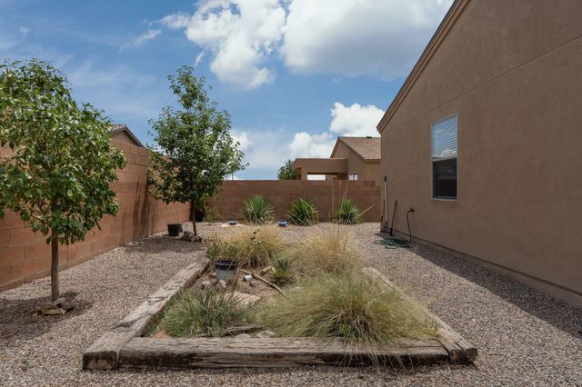 1781 Camino Rustica SW, Los Lunas, NM 87031