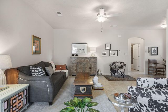 1781 Camino Rustica SW, Los Lunas, NM 87031