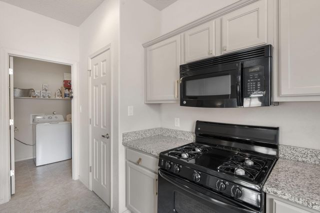 1781 Camino Rustica SW, Los Lunas, NM 87031