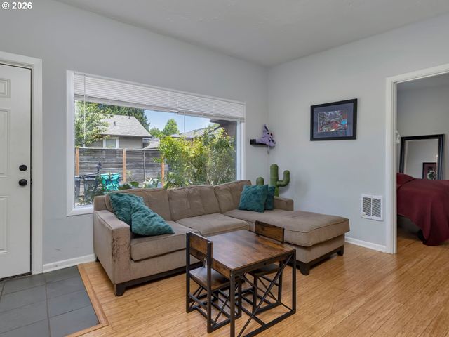 4720 Se 37TH Ave, Portland, OR 97202