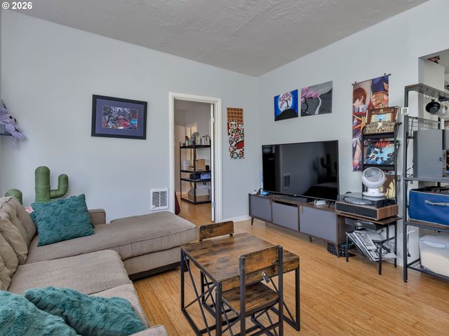 4720 Se 37TH Ave, Portland, OR 97202