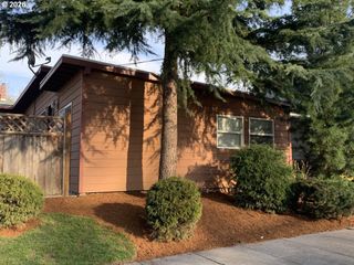 -1 Se 37TH Ave, Portland, OR 97202