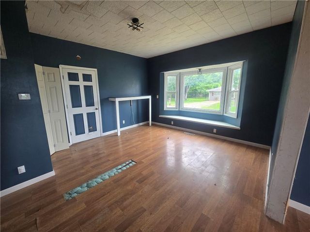 422 S Graham Street, Leeton, MO 64761