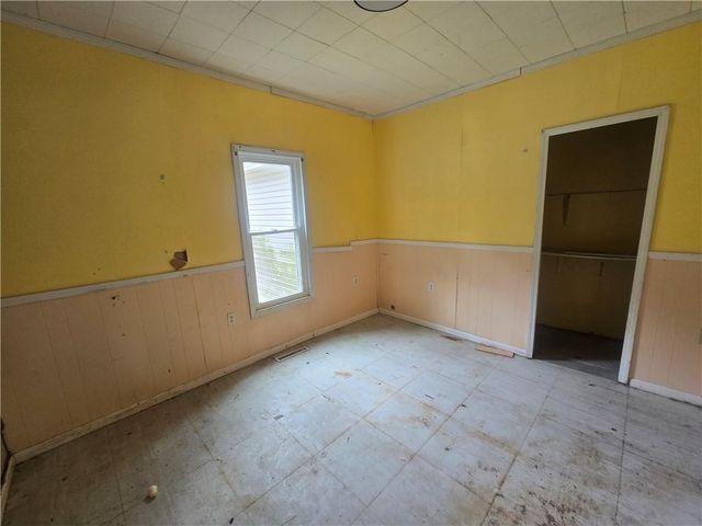 422 S Graham Street, Leeton, MO 64761