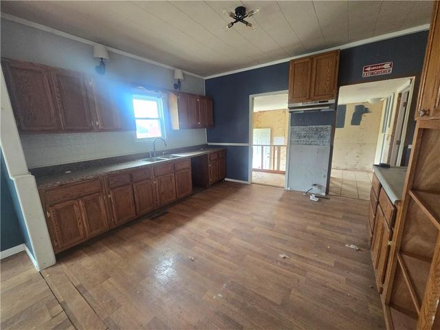 422 S Graham Street, Leeton, MO 64761